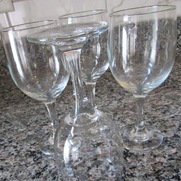 Libbey Stemmed Wine Glasses - Picture 5 of 5